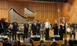 Tuğba Özerk '3 Aralık Dünya Engelliler Günü' konseri verdi