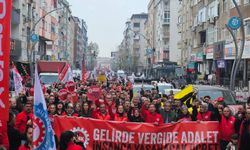 DİSK’in “İnsanca Ücret” Yürüyüşü Ankara Yolunda!