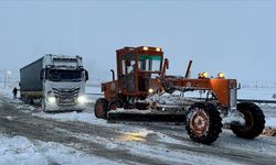 Sivas-Kayseri kara yolu ulaşıma kapandı!