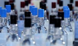 Yılbaşı Öncesi Sahte Alkol Alarmı: “Türkiye’de Metil Alkol Ölümleri Sandığımızdan Çok Daha Yüksek”