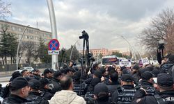 TBMM’de stajyer kıza taciz iddiası: Kadın Platformu’ndan Meclis önünde protesto