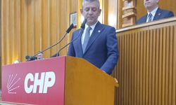 ÖZGÜR ÖZEL “MANSUR YAVAŞ’IN ANLINDAN ÖPÜYORUM”