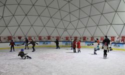 Sömestir Tatilinde Çocukların Gözdesi Ahmet Çalık Buz Pateni Pisti