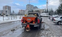 Melikgazi’de Karla Mücadele Aralıksız Sürüyor