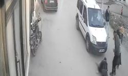 2 yaşındaki çocuğa hafif ticari araç çarptı