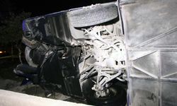 Adana'da yolcu otobüsü devrildi