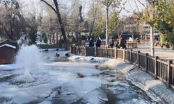 Ankara’da Hava Eksi 11’e Düştü, Mogan Gölü Buzla Kaplandı