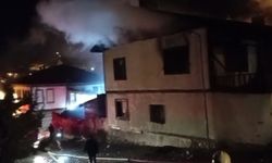 Ankara'da korktan yangın: 6 ev kullanılmaz hale geldi!