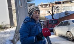 Bursa'da çocuklar poşetlerle kayıp karın keyfini çıkardı