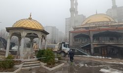 Cami avlusunda çökme