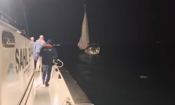 Çanakkale Boğazı'nda bir tekne sürüklendi!