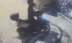 Karlı havada motosikletle drift attı!