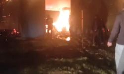 Mucur’da Garaj Yangını: 2 Traktör Kullanılamaz Hale Geldi