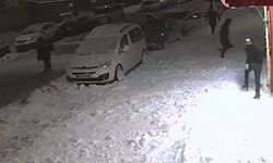 Muş’ta Çatıdan Düşen Kar Kütlesi Bir Kişiyi Yaraladı