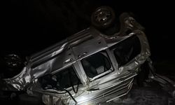 Samsun'da buzlu yolda kayan araç uçurumdan yuvarlandı