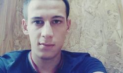 Zonguldak'ta otomobil, TIR'a çarptı