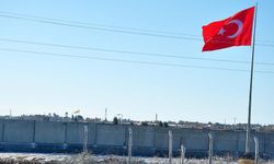 Türk Bayrağına Sınırda Provokasyon!