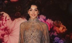 Hande Erçel’in Joy Awards Tarzı ve Paris Hilton Etkileşimi Olay Oldu