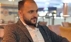 Eski Belediye Başkan Yardımcısı Bıçaklanarak Öldürüldü