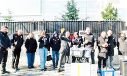 Memurun Geçim İsyanı TÜİK Önünde Yükseldi