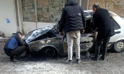 Nevşehir’de Park Halindeki Otomobil Alevlere Teslim Oldu