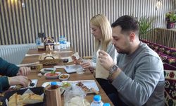 Erzurum’da Cağ Kebabına Yeni Yorum: Tavuktan Cağ Büyük İlgi Görüyor