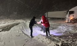 Mahsur Kalan Sürücülere AFAD ve Kızılay’dan Sıcak Yardım