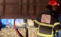 Osmaniye’de Devrilen TIR Alev Aldı