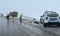 Sivas'ta 2 TIR çarpıştı!