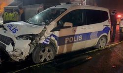 Sultanbeyli'de Polis Aracının Karıştığı Kazada 3 Kişi Yaralandı