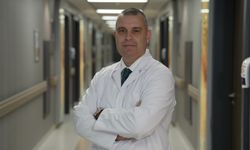 Uzmandan Uyarı: Karanlıkta Telefona Bakmak Göz Numarasını Büyütüyor