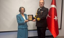 NASA’da Görev Yapan Kumrucu’ya MSB’den Plaket