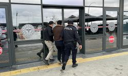 Otobüs durağında uyuşturucu madde kullanan zanlı yakalandı