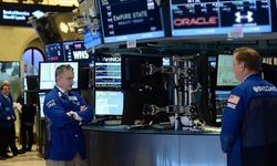 Petrol Yükseldi, Küresel Piyasalar Karıştı