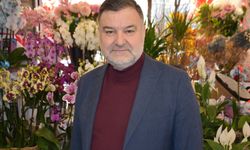 8 Mart'ta kırmızı karanfil yoğunluğu