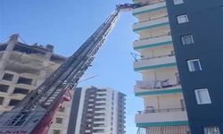 Baba ve bebeği yangında kurtarıldı,  yangını komşuları çıkardı!