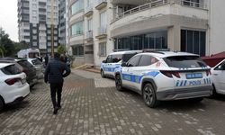 Babasının boğazını kesti!