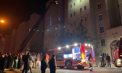 Binanın elektrik panosu patladı!