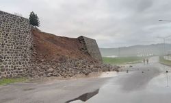 Cizre’de Yağışa Dayanamayan İstinat Duvarı Çöktü