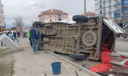 Çorum’da Minibüs ile Otomobil Çarpıştı: 5 Yaralı