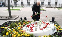 Devlet Bahçeli, Muhsin Yazıcıoğlu'nun kabrini ziyaret etti