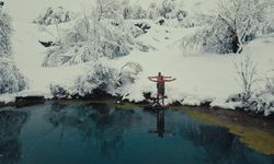 Eksi 5 Derecede Mineralli Göl Keyfi: Erzincan’da Cesur Yüzüş