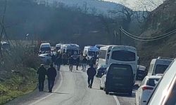 Ereğli’de midibüs ile otomobil çarpıştı: 13 yaralı