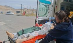 Eşini Bıçakladı, Ardından Kendini Yaraladı