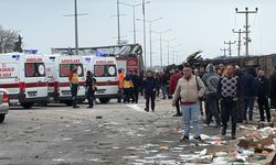 Fren sistemi arızalan kamyon 4 araca çarptı, yaralılar var!