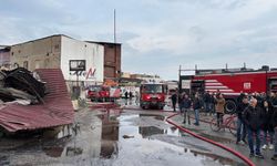 İzmir’de sanayi sitesinde korkutan yangın: 7 iş yeri zarar gördü
