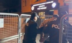 Küçükçekmece’de Cadde Üzerinde Havai Fişek Atan Genç Gözaltına Alındı