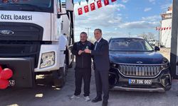 “Millete Hizmet, Siyasi Rekabetten Üstündür”