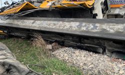 Nevşehir'de yük treni hemzemin geçitte TIR'a çarptı