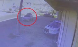 Park halindeki 2 araca çarptı